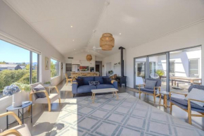 Lakeview Heights - 2020 built Luxury large House & Self Contained Studio - 264 sq mtr